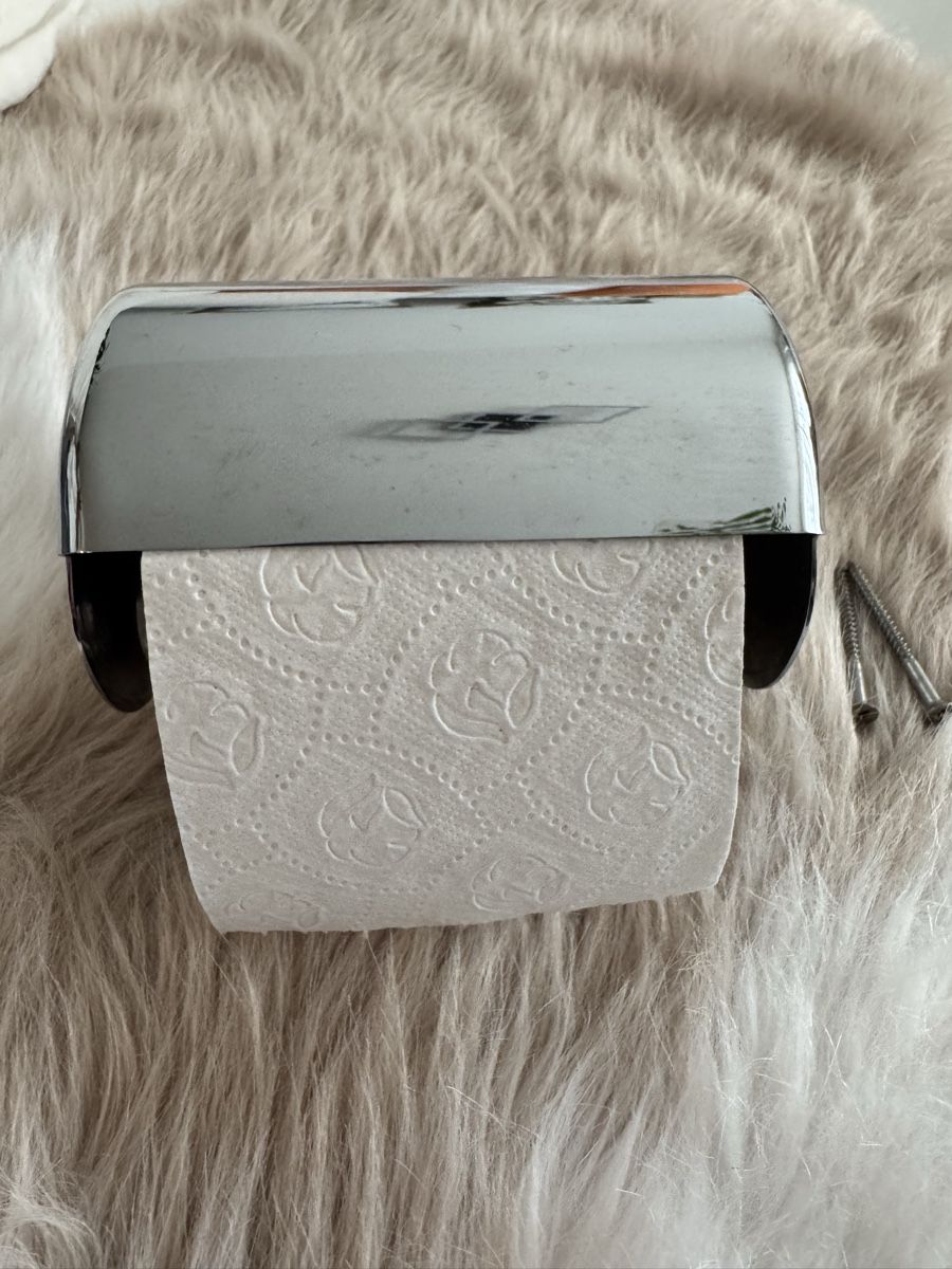 Wandhalterungen: WC Rollenhalter mit Deckel – Gebraucht aus Oberentfelden von Judyku