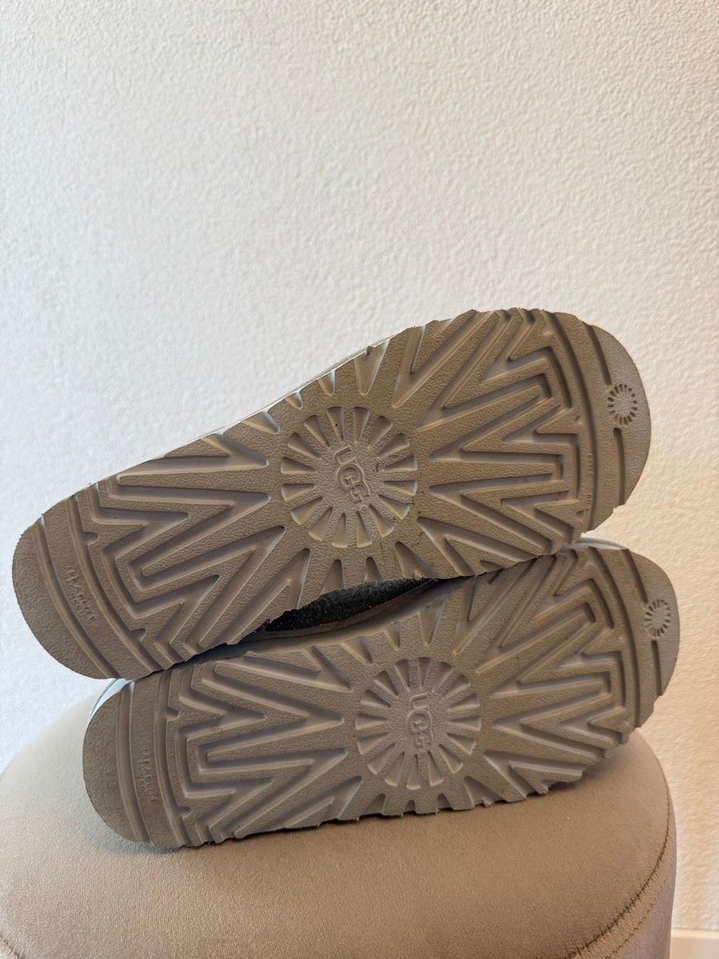 Ugg Damenschuhe: Silber UGG Boots Gr.39 – Gebraucht aus Burgdorf von Nema06 4