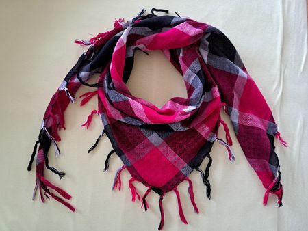 Pink karierter Schal mit Fransen