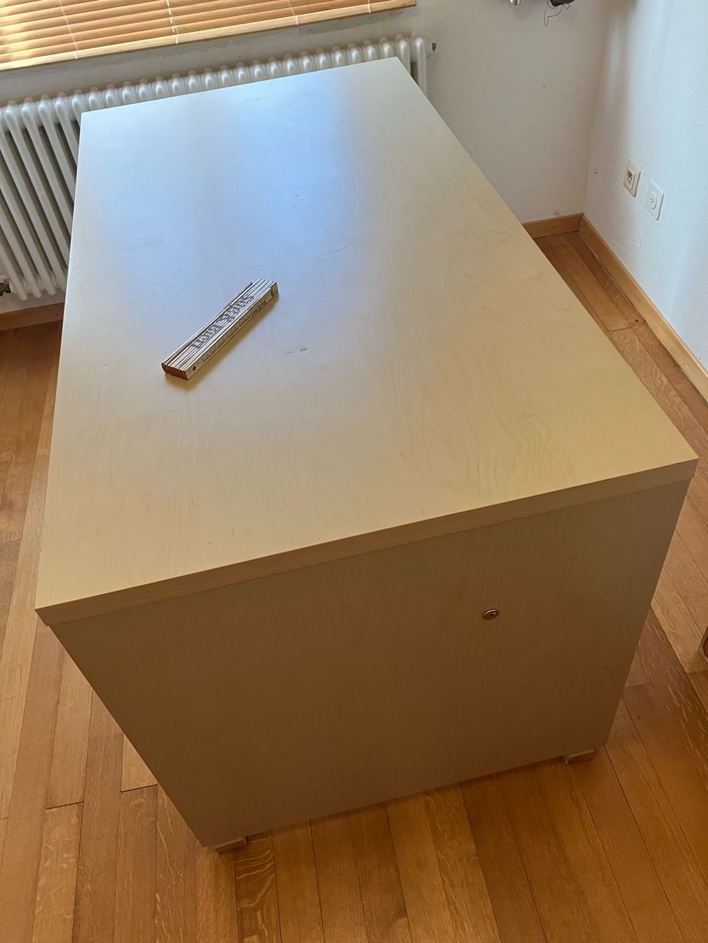 Bureaux: Einfacher Schreibtisch oder Basteltisch – D'occasion à Basel par lisa0103