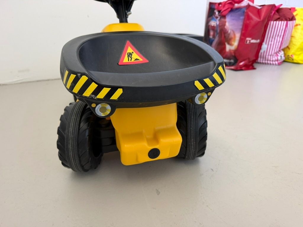 Fahrzeuge für Kinder: Rutschauto mit Anhänger – Gebraucht aus Bubendorf von glitchCat 2