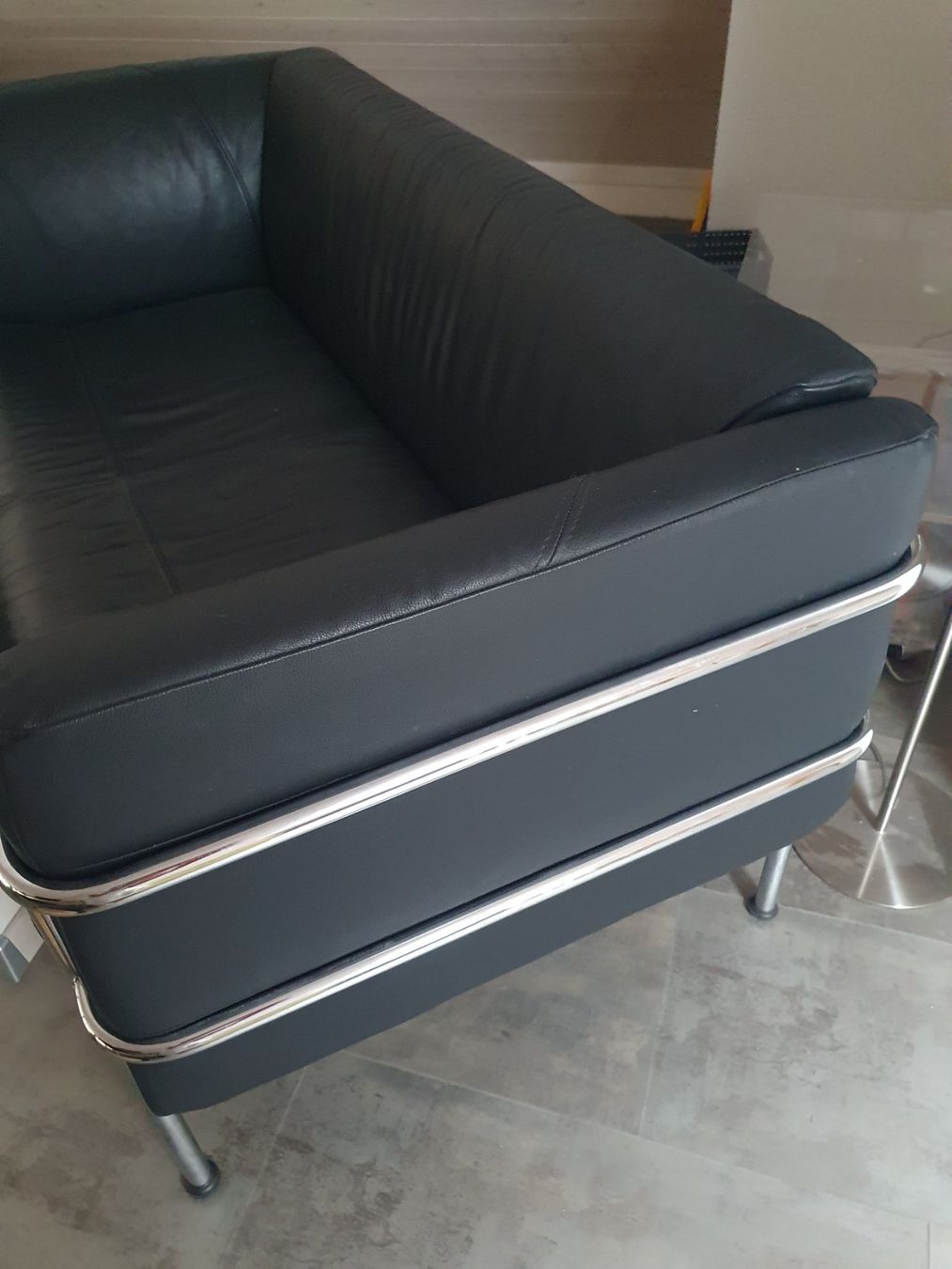 Interio Sofas: Ledersofa schwarz Interio – D'occasion à Egg b. Zürich par Regusa1 1