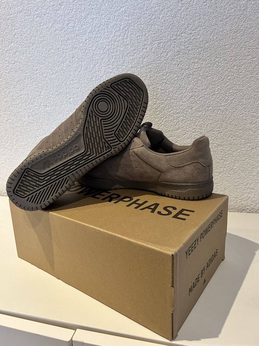 Adidas Scarpe da uomo: adidas Yeezy Powerphase Simple Brown – Nuovo (secondo la descrizione) da Kandersteg venduto da StivieSmallz 3