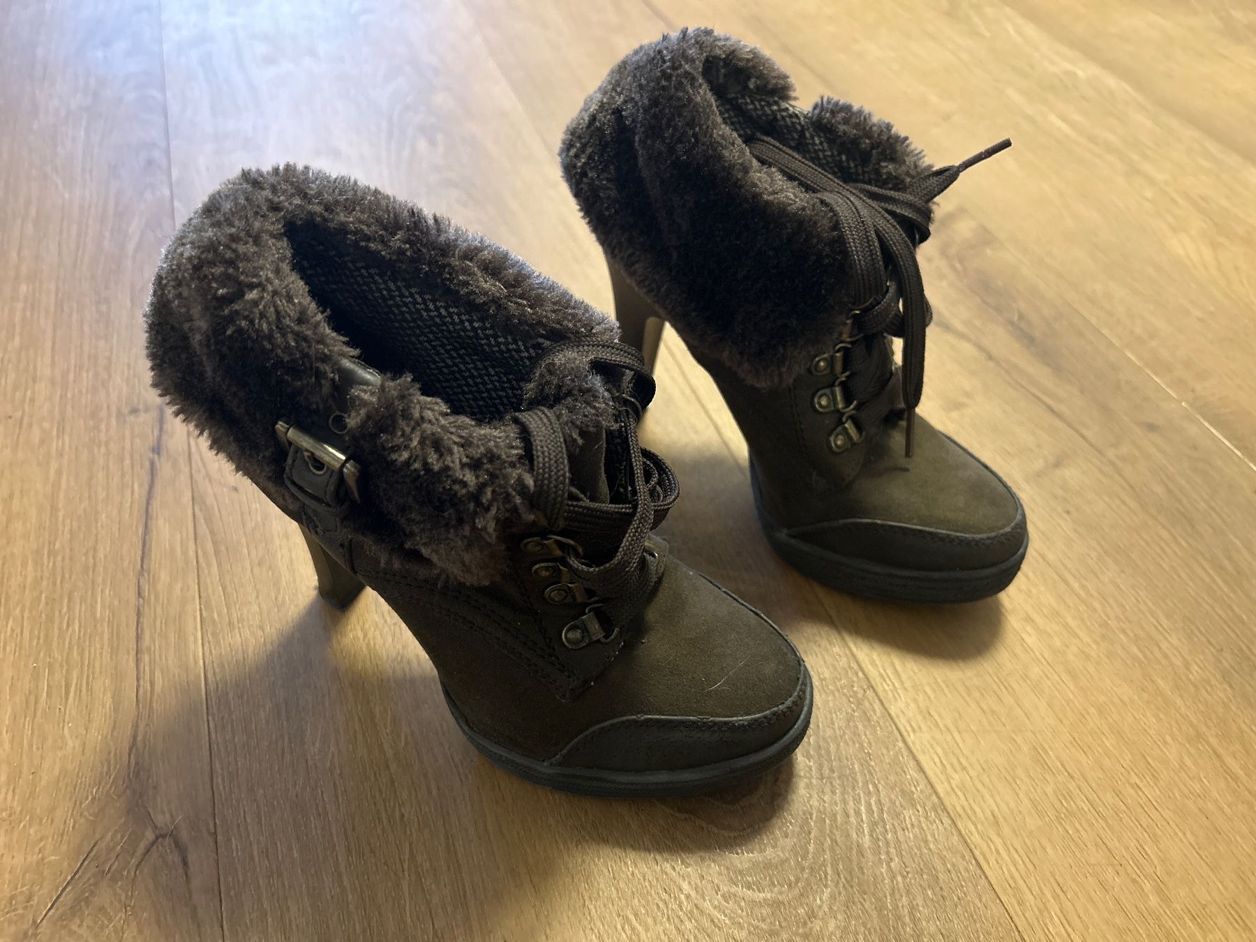 Scarpe da donna: Stiefeletten mit Absatz, Gr. 36 Top Zustand! – Usato da Regensdorf venduto da Spyke55