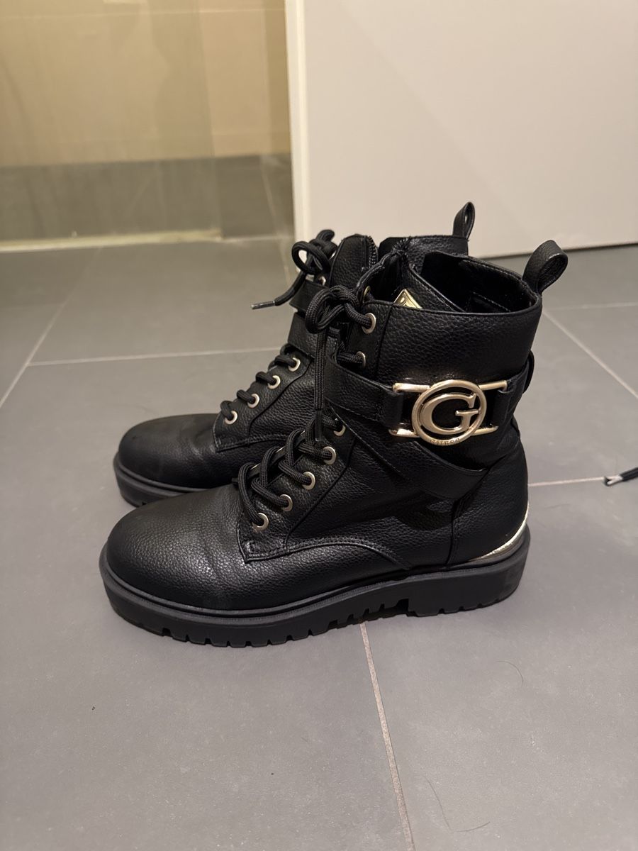 Scarpe da donna: Stylische schwarze Boots – Usato da Rudolfstetten venduto da Lisa.1989 1