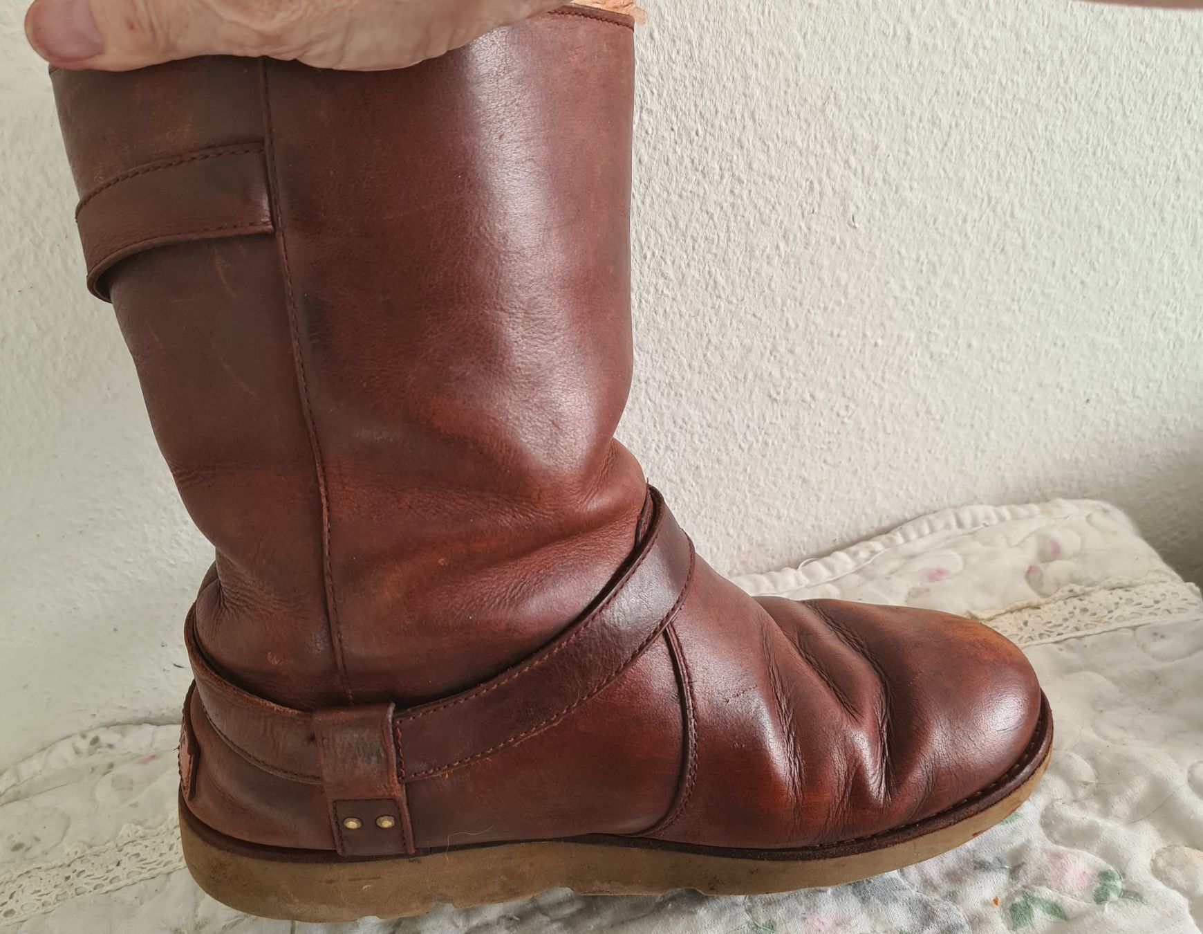 Ugg Scarpe da uomo: UGG Stiefel Leder braun, Grösse 38, gebraucht – Usato da Winterthur venduto da bibummi 5