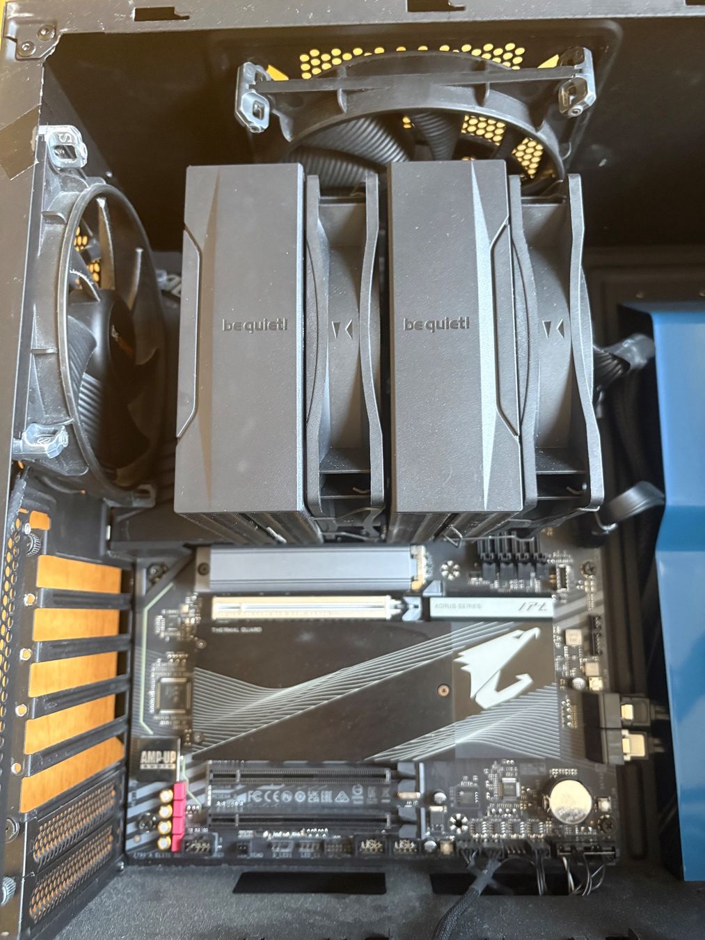 Gigabyte Schede madri: Gigabyte z790 Aorus Elite – Usato da Zürich venduto da MiboBibo4
