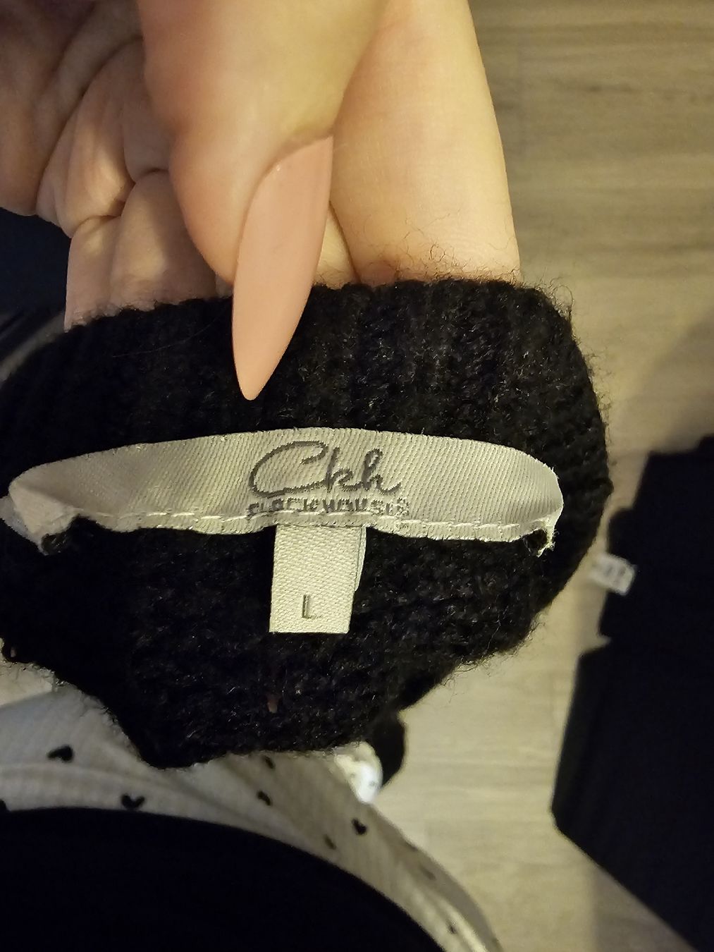 Pullover & Sweatshirts: Clockhouse Pullover schwarz mit Pailletten Grösse L – Gebraucht aus Mettlen von Flamingo1958 1
