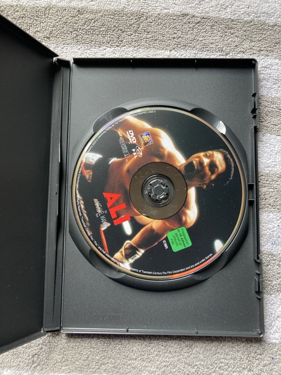Tutti i DVDs: DVD Ali Muhamed Will Smith – Usato da Aarwangen venduto da to-hirschi 2
