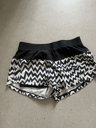 Nike 2 in 1 shorts