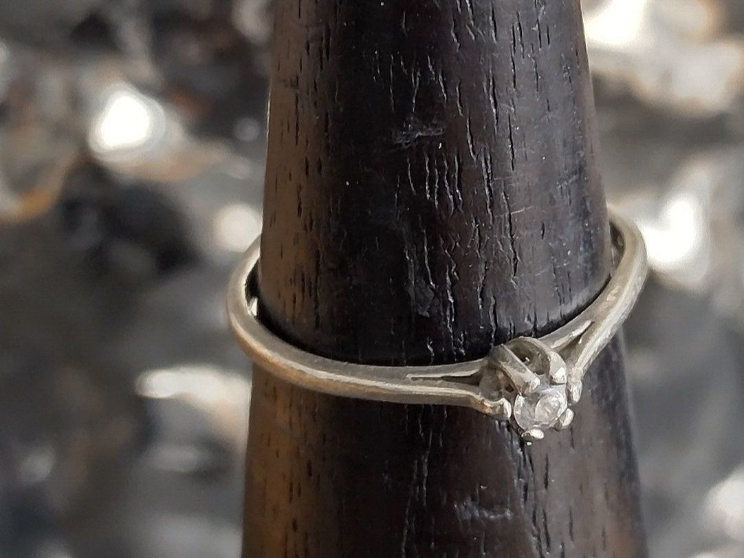 Anelli: SOLITÄR RING IN 925 SILBER – Usato da Romanshorn venduto da BoutiqueA