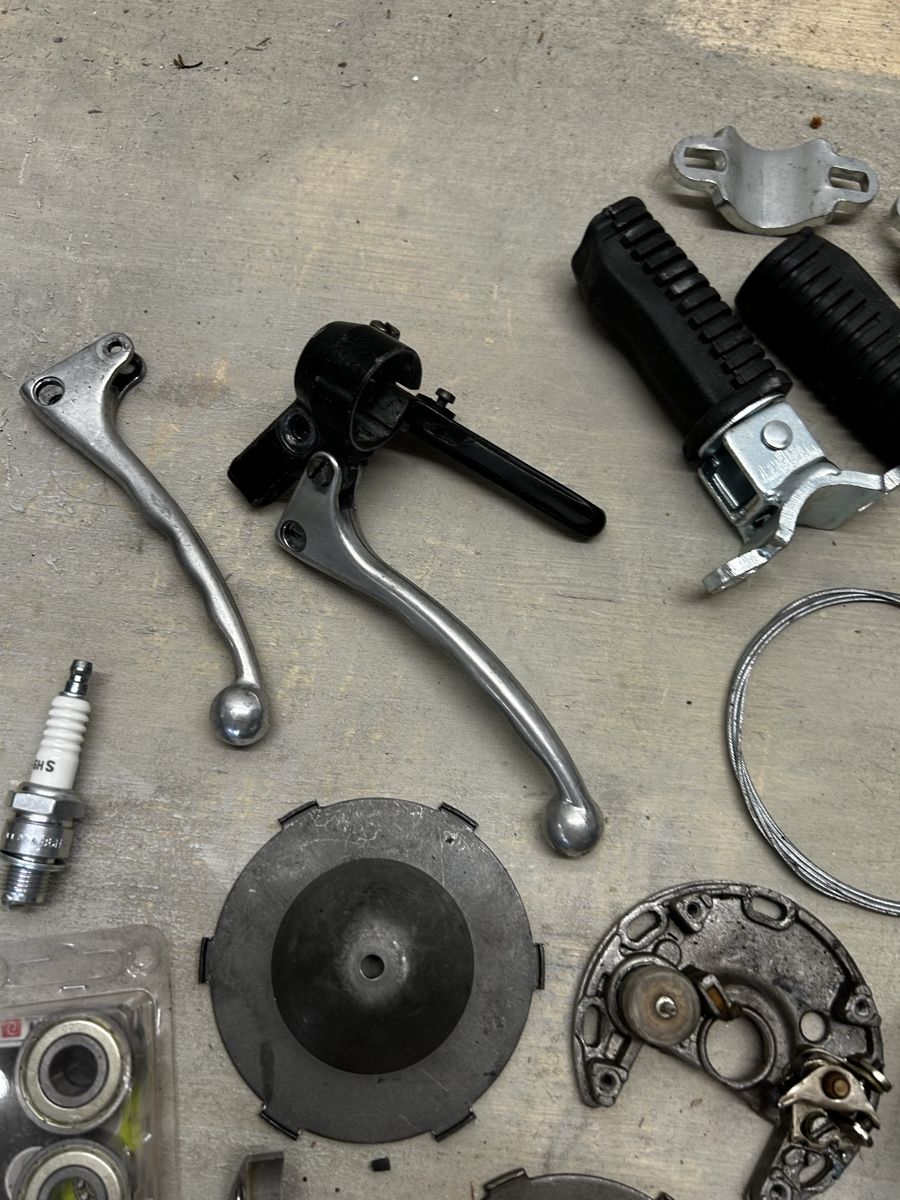 Puch Parti ricambio per ciclomotori: Puch Maxi Ersatzteile / Teilekonvolut / Mofa Oldtimer – Difettoso da Grabs venduto da Jonas.2005 4