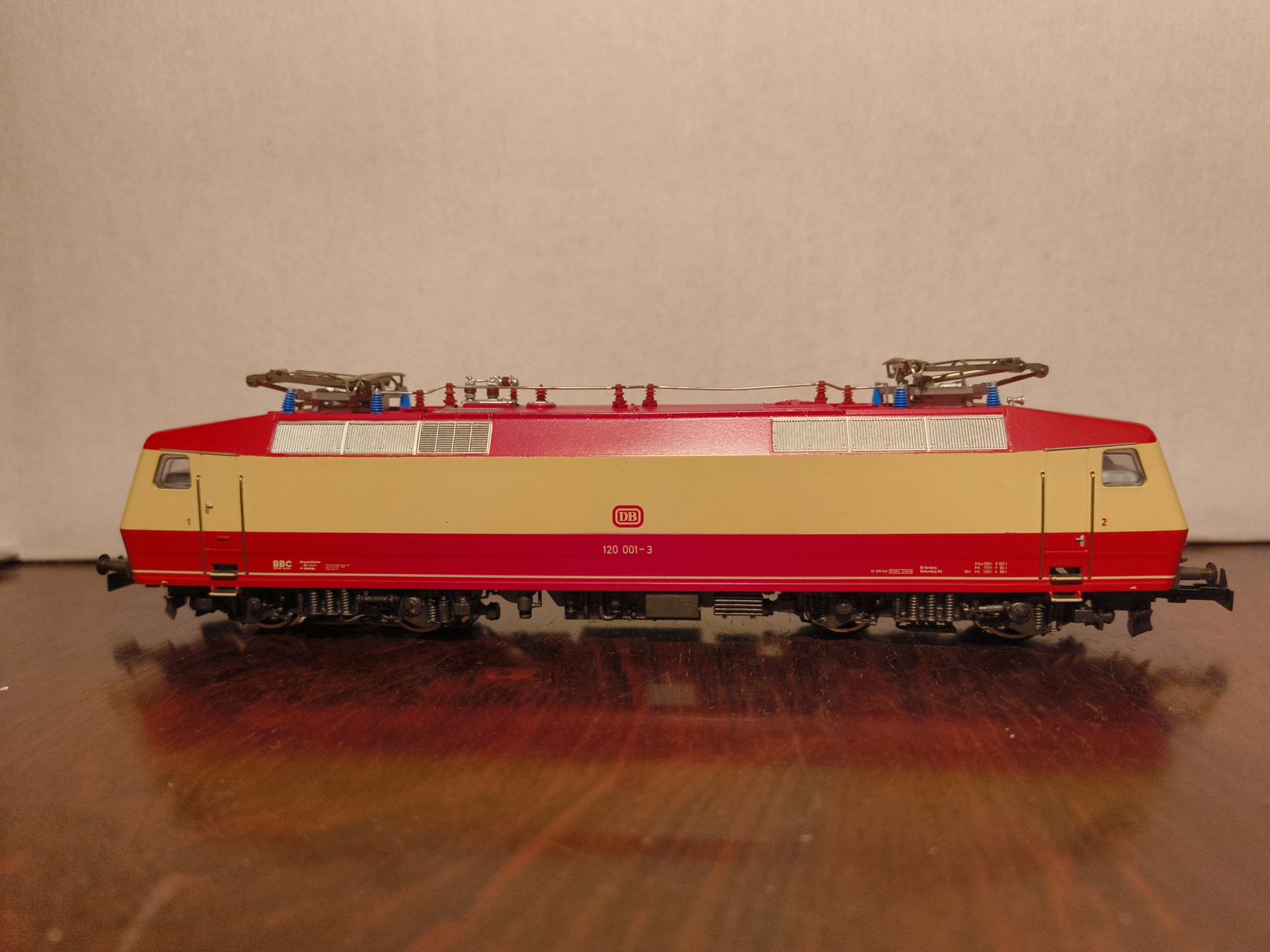 Märklin Modellini di ferrovie: Märklin DB Lok 3153 H0 Wechselstrom – Usato da stettlen venduto da VintageBern_ch 9