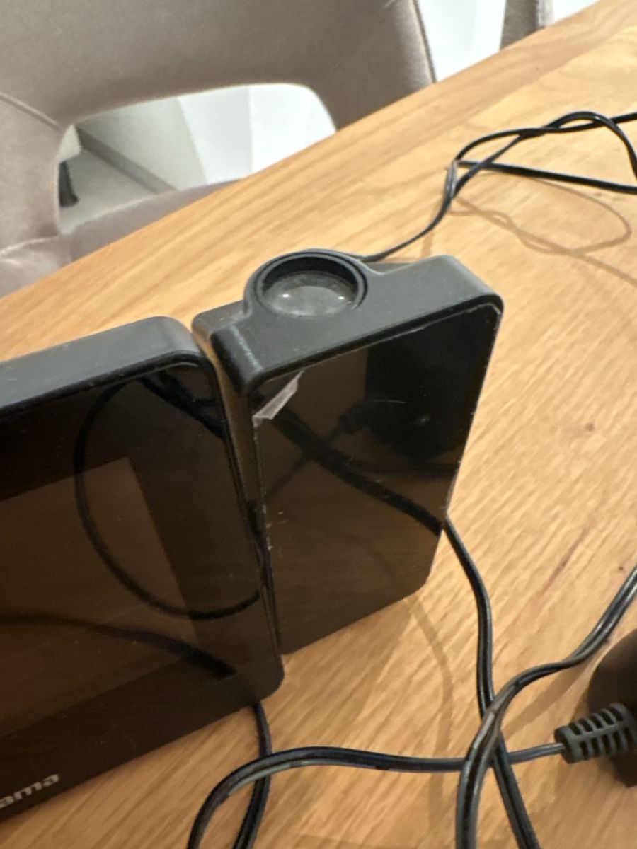 Sveglie: Digitaler Wecker mit Laserfunktion Baterie/Stecker – Nuovo (secondo la descrizione) da Zürich venduto da alivasalli 1