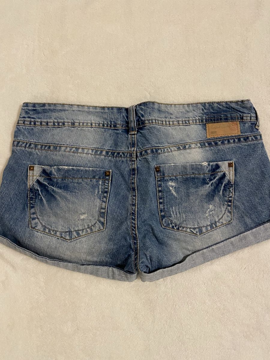 Bershka Jeans: Short Bershka – Usato da Conthey venduto da Lulu310 1