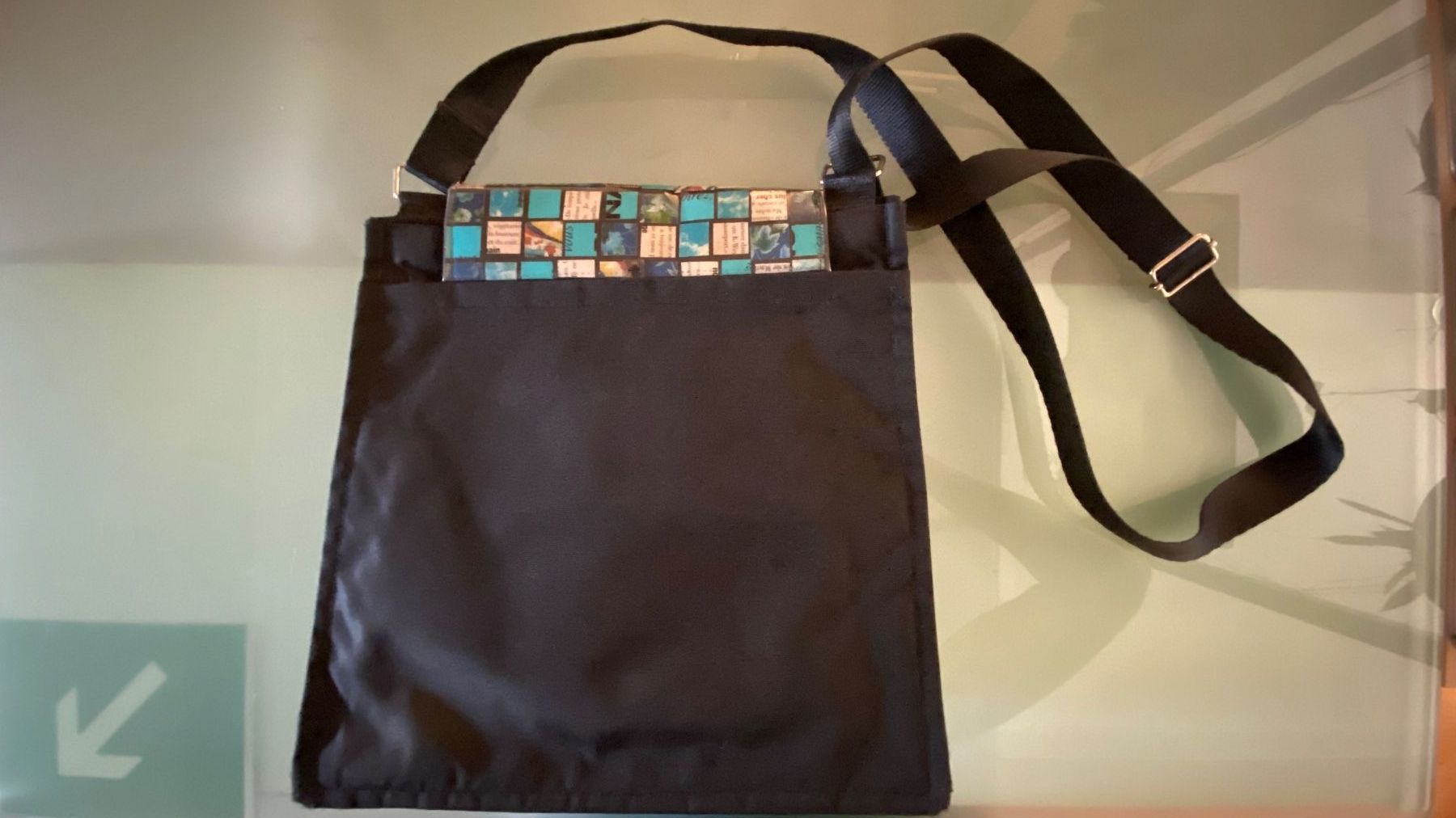 Taschen für Damen: Sac à bandoulière avec rabat + compartiments intérieurs – Gebraucht aus Lausanne von maintenant 2