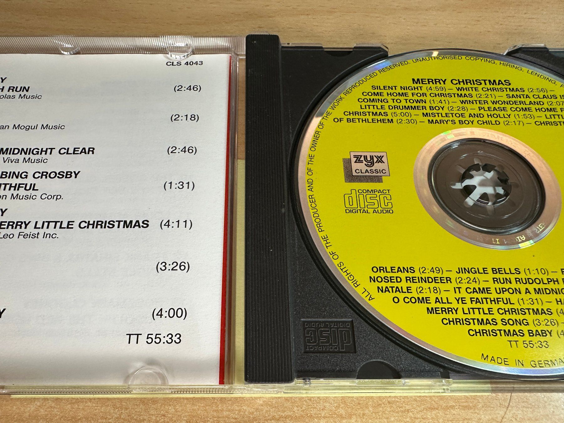 CD: A4 Various – Merry Christmas – Usato da Rikon im Tösstal venduto da Alpenmutz 2