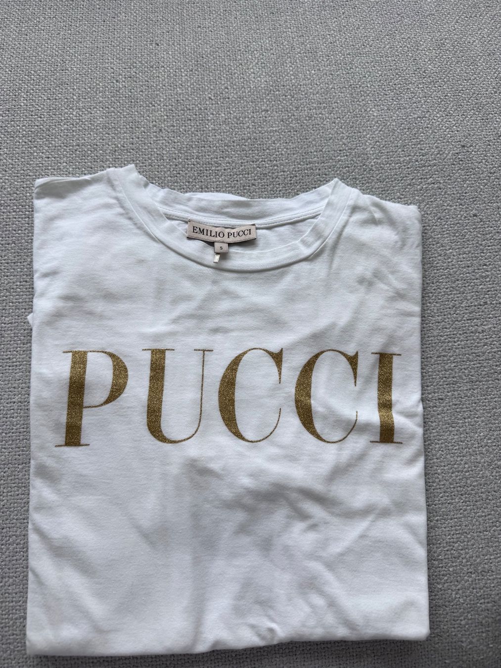 Emilio Pucci T-shirt: Pucci T-Shirt mit Puff-Ärmeln Gr. S – Usato da Herrliberg venduto da jan_lp69