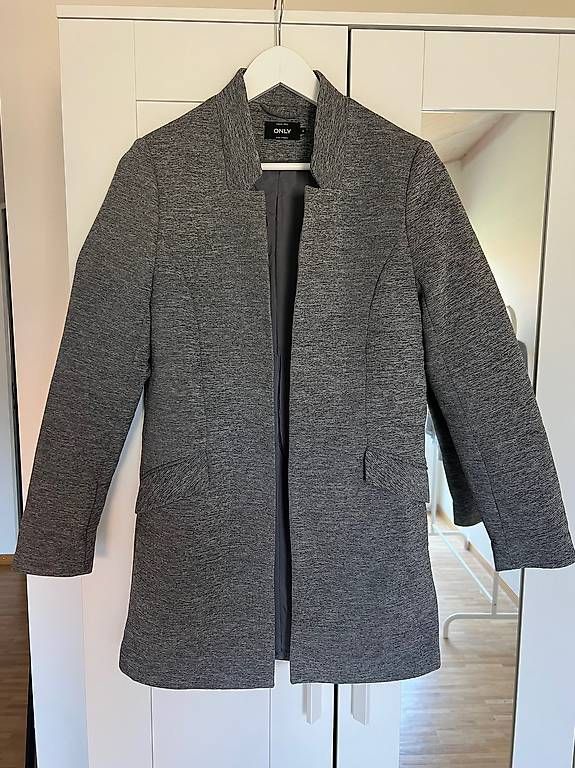 Vestes: Blazer anthrazitfarben Grösse S von Only – D'occasion à Neftenbach par bebbels69