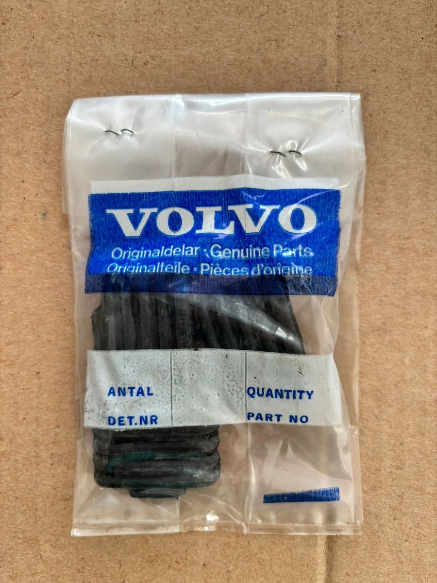 Volvo Sonstiges Fahrzeugzubehör: Volvo Originalteil Set neu – Gebraucht aus Mörschwil von tweety9402