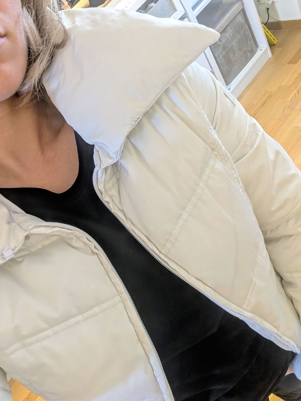Jacken: PHARD Winterjacke Daunenjacke Weiss Gr. S – Gebraucht aus St.Gallen von Youfariemurad90 1