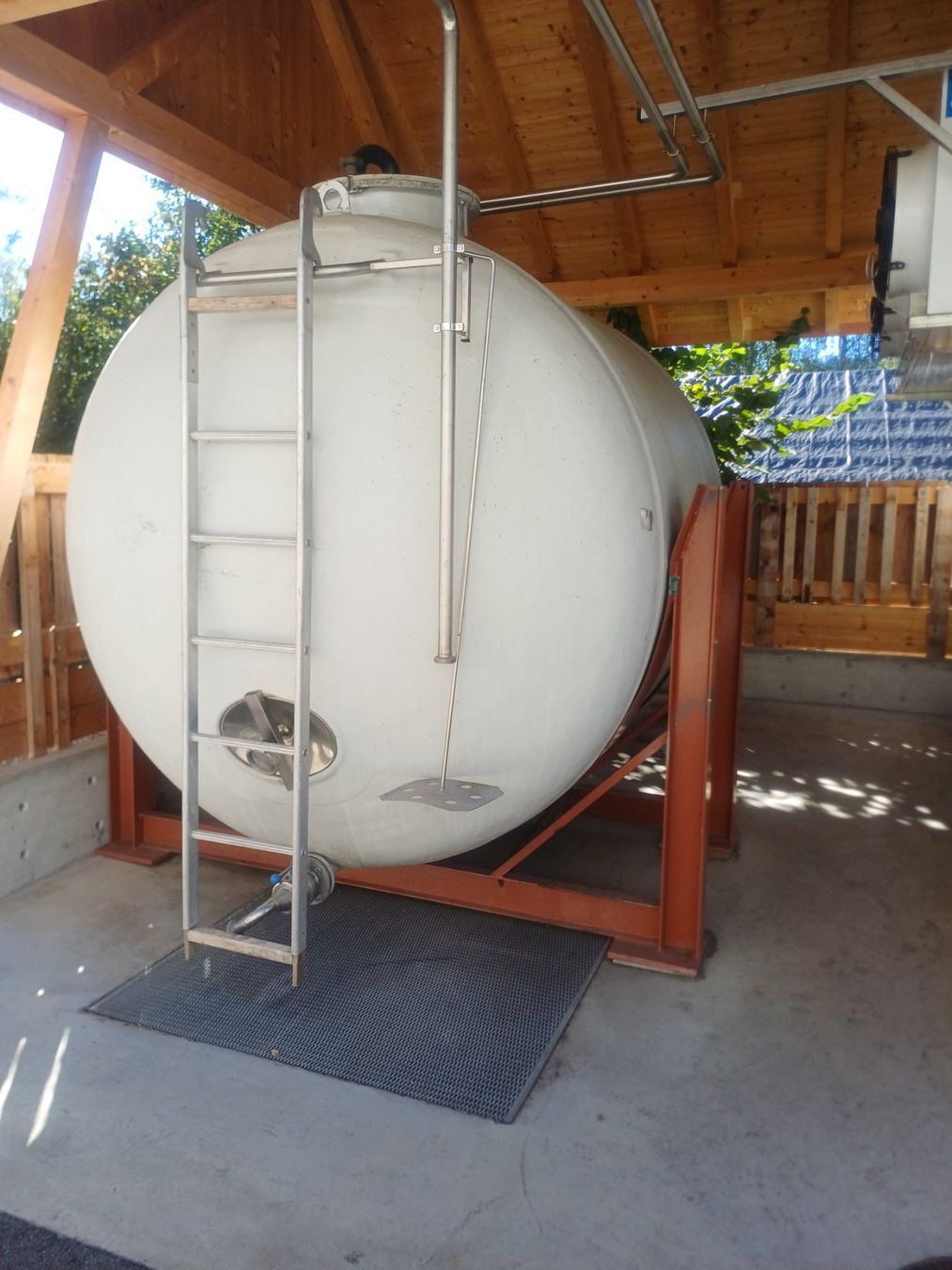 Rota Ver Tränken & Tröge: Polyestertank – Gebraucht aus Arni BE von Chauffeur84