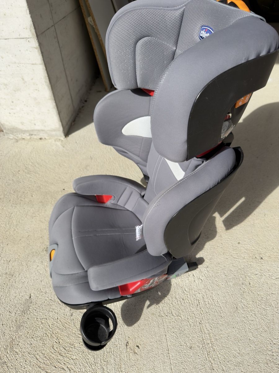 Chicco Auto-Kindersitze: Kindersitz Chicco grau mit Getränkehalter – Gebraucht aus Visperterminen von p6lz 2