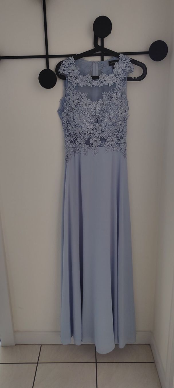 Robes: Robe de soirée bleu clair dentelle fleuri,  taille 36EU – Neuf (Voir description) à Lausanne par Prahiena 3