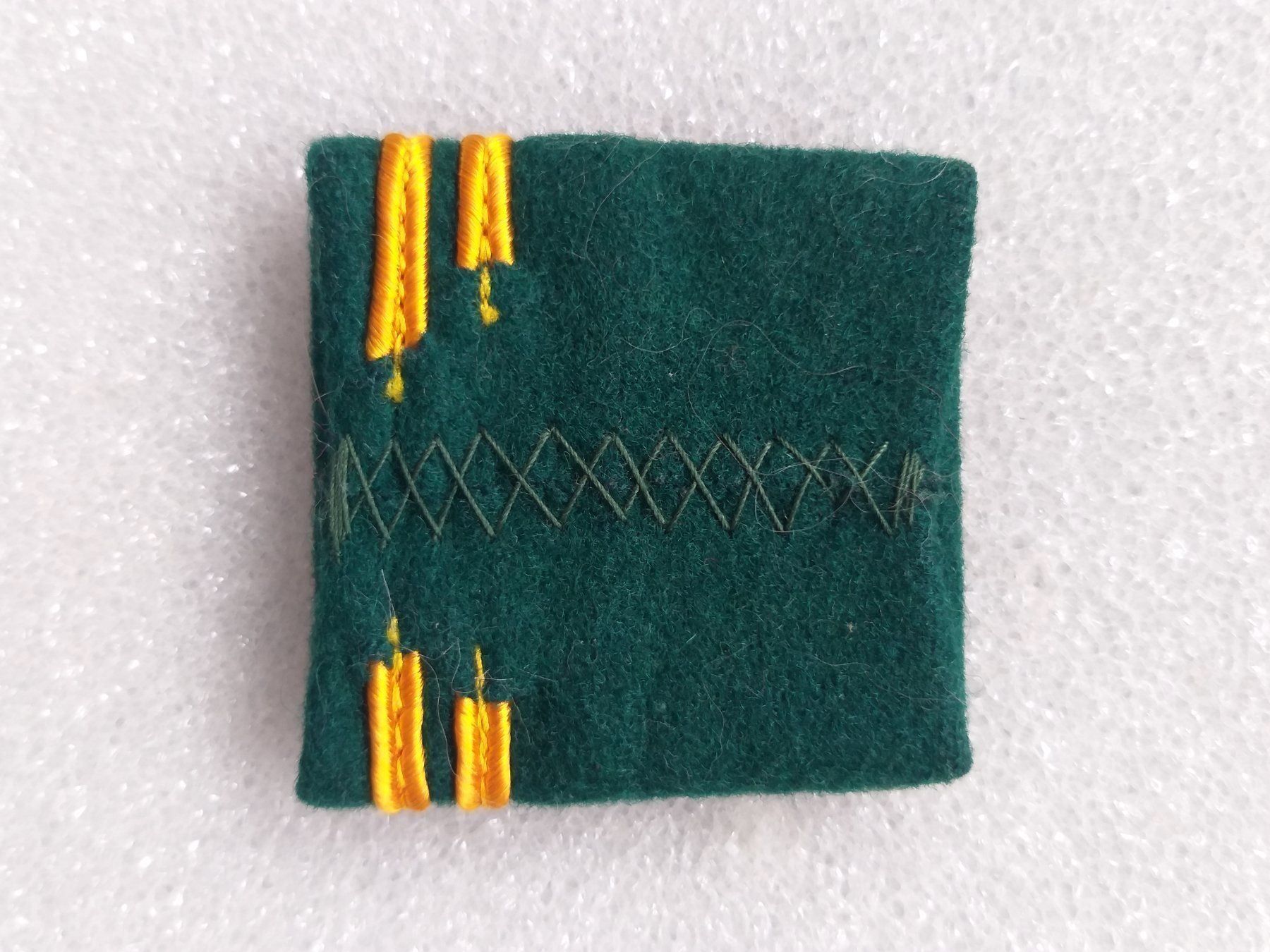 Placchette & Badge: Schulterpatte Oberleutnant Bataillon 44 – Usato da Bauma venduto da SwissMilitaria 1