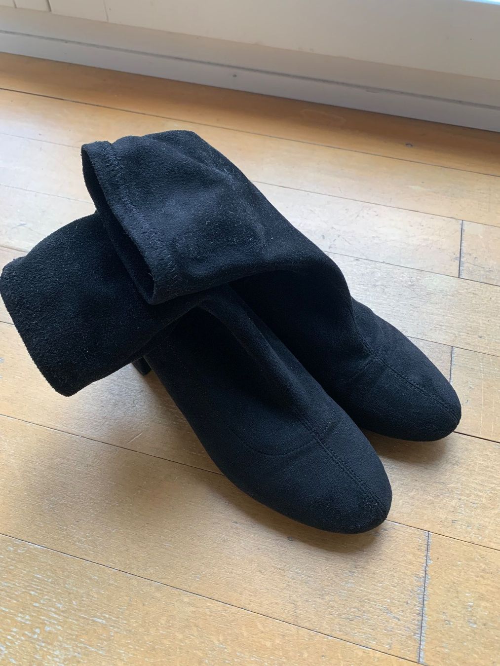 Scarpe da donna: Schwarze Stiefeletten / Absatzstiefel – Usato da Winterthur venduto da Drachenrose 2