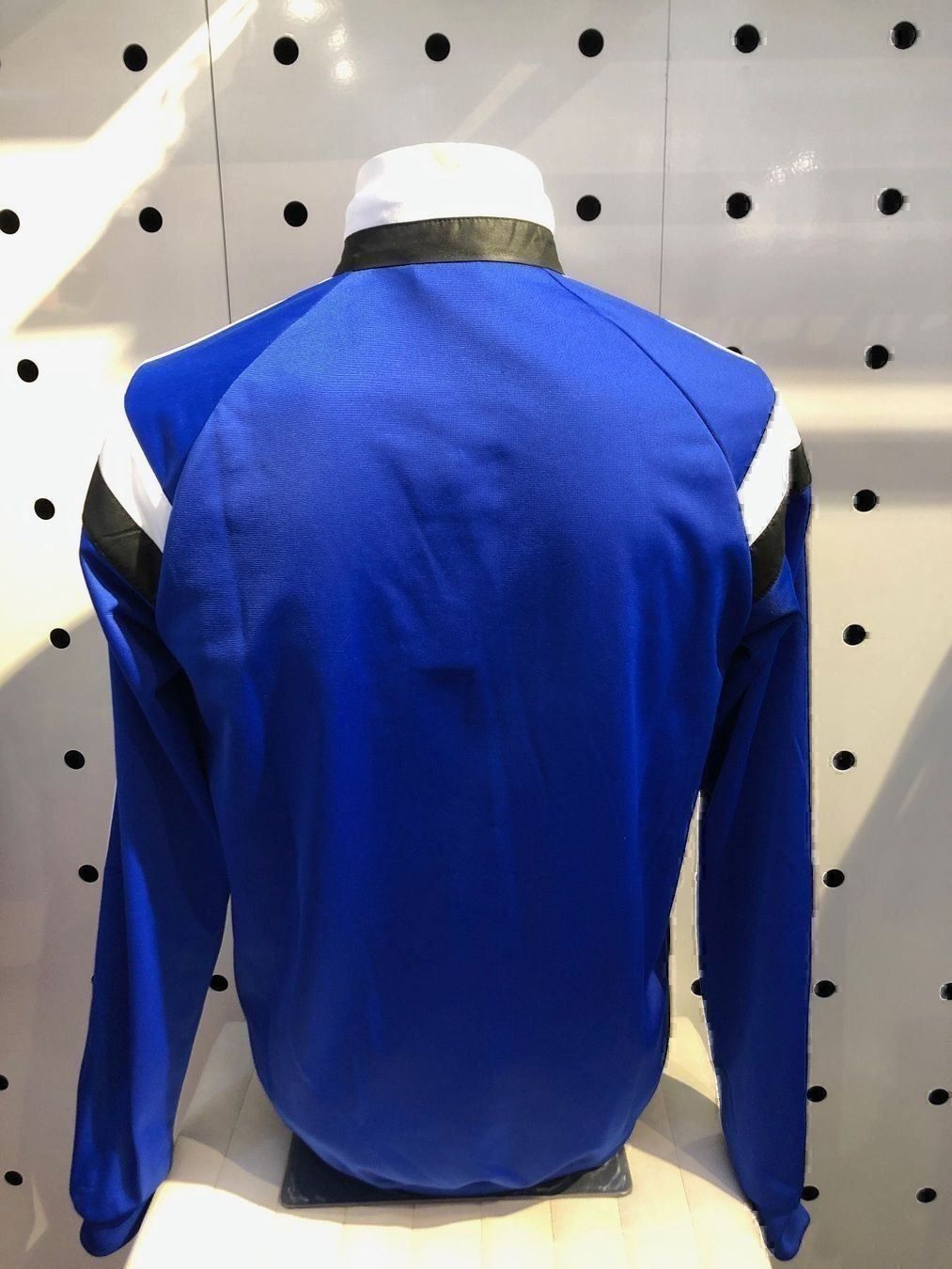 Adidas Hometrainer: ADIDAS TRAINER JACKE        GR. S – Neu und originalverpackt aus Zürich von LIQUIDATOR.CP 1
