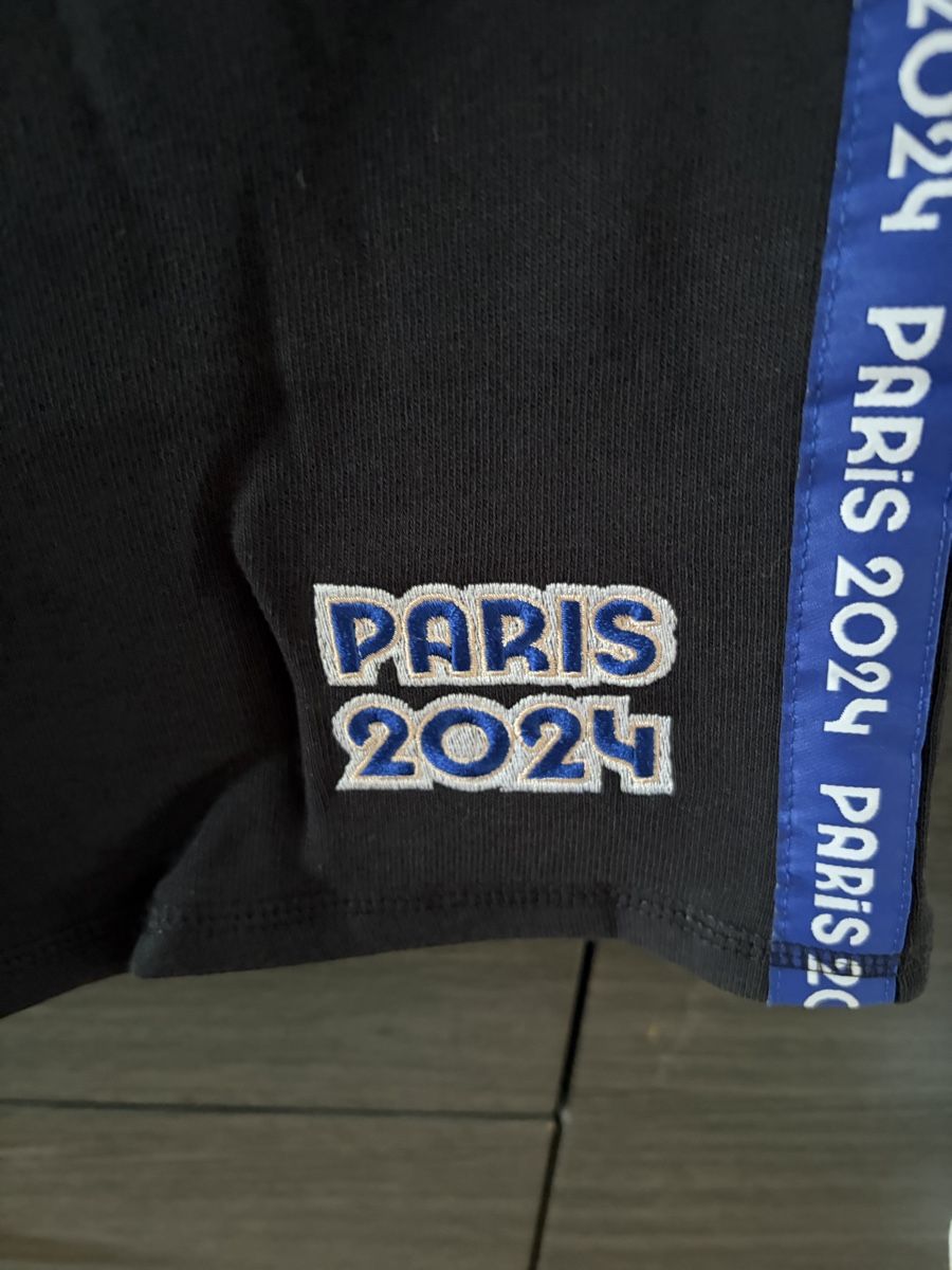 Canottiere & Pantaloni: Short Paris 2024 NEW taille L – Nuovo e nell'imballaggio originale da Vevey venduto da Eiden77 1