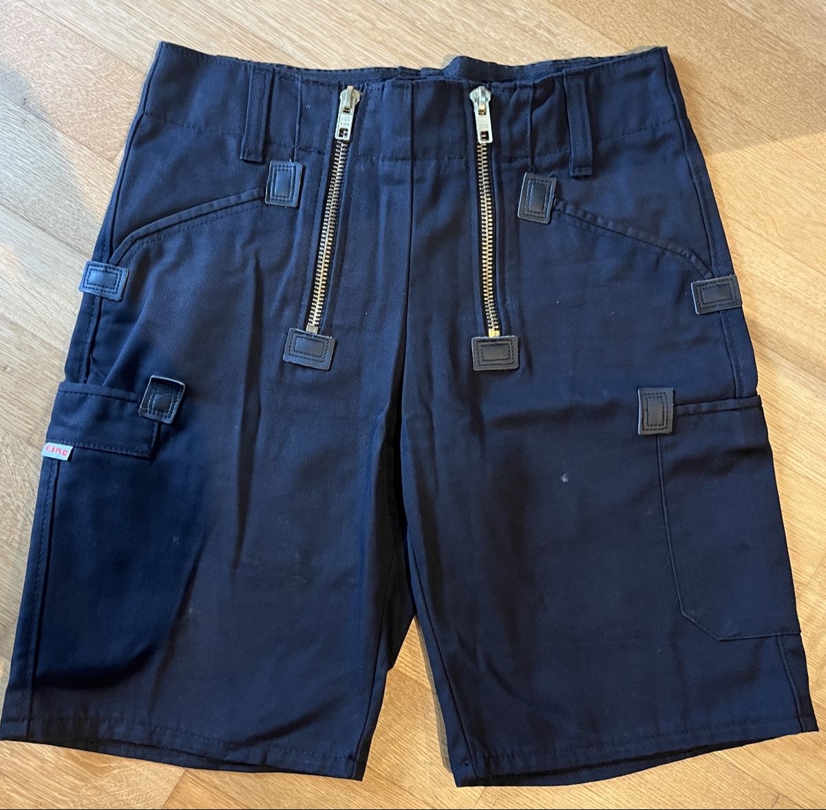 Pantaloni: Eiko Arbeitsshorts, Grösse 46, neuwertig – Usato da Frauenfeld venduto da Babsi77