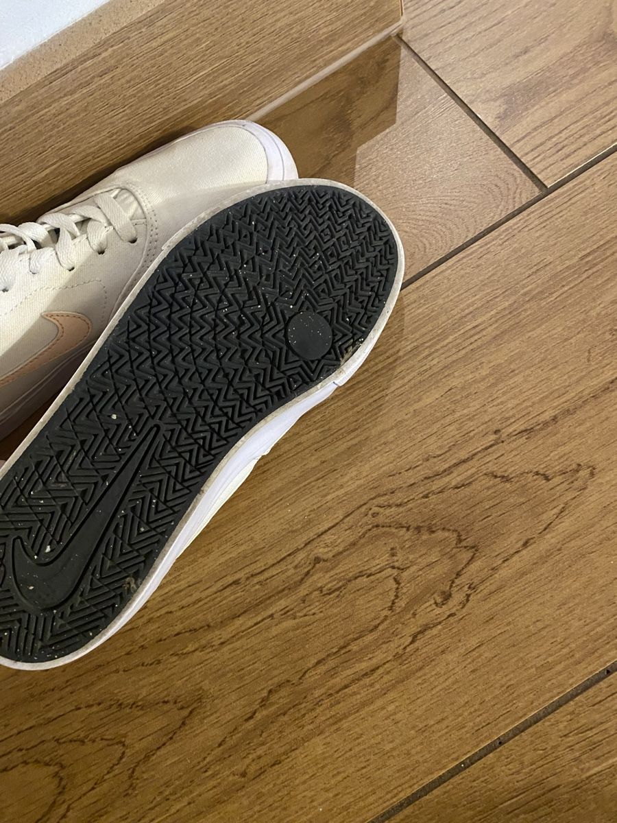 Nike Scarpe da donna: Schuhe Nike Damen Gr. 38.5 – Usato da Langenthal venduto da jessiica_z 4