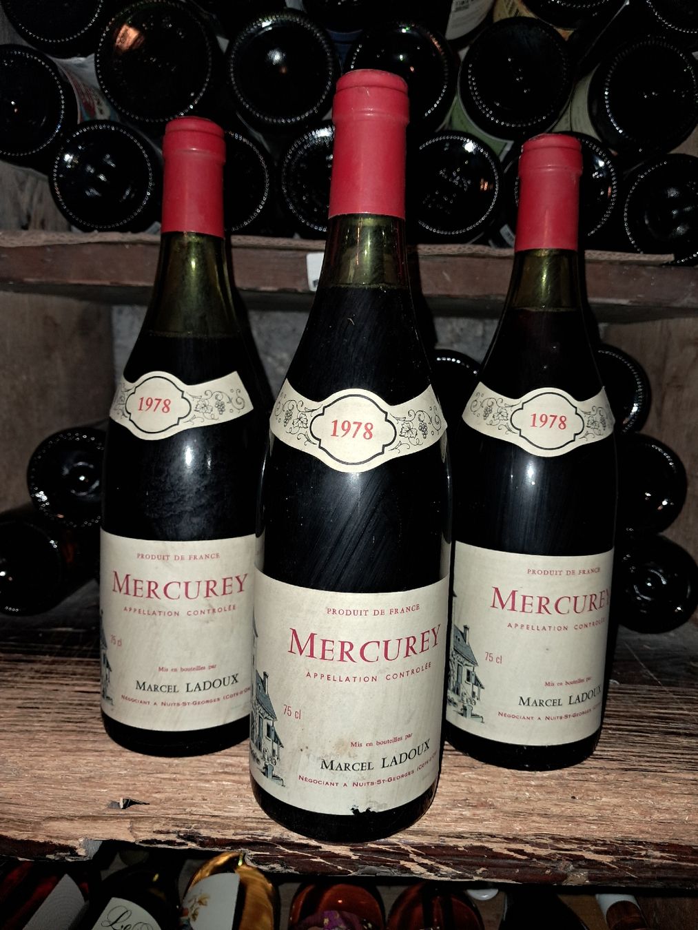 Vino: Lot de 3 Mercurey Marcel Ladoux 1978 – Nuovo e nell'imballaggio originale da Le locle venduto da juliensaran