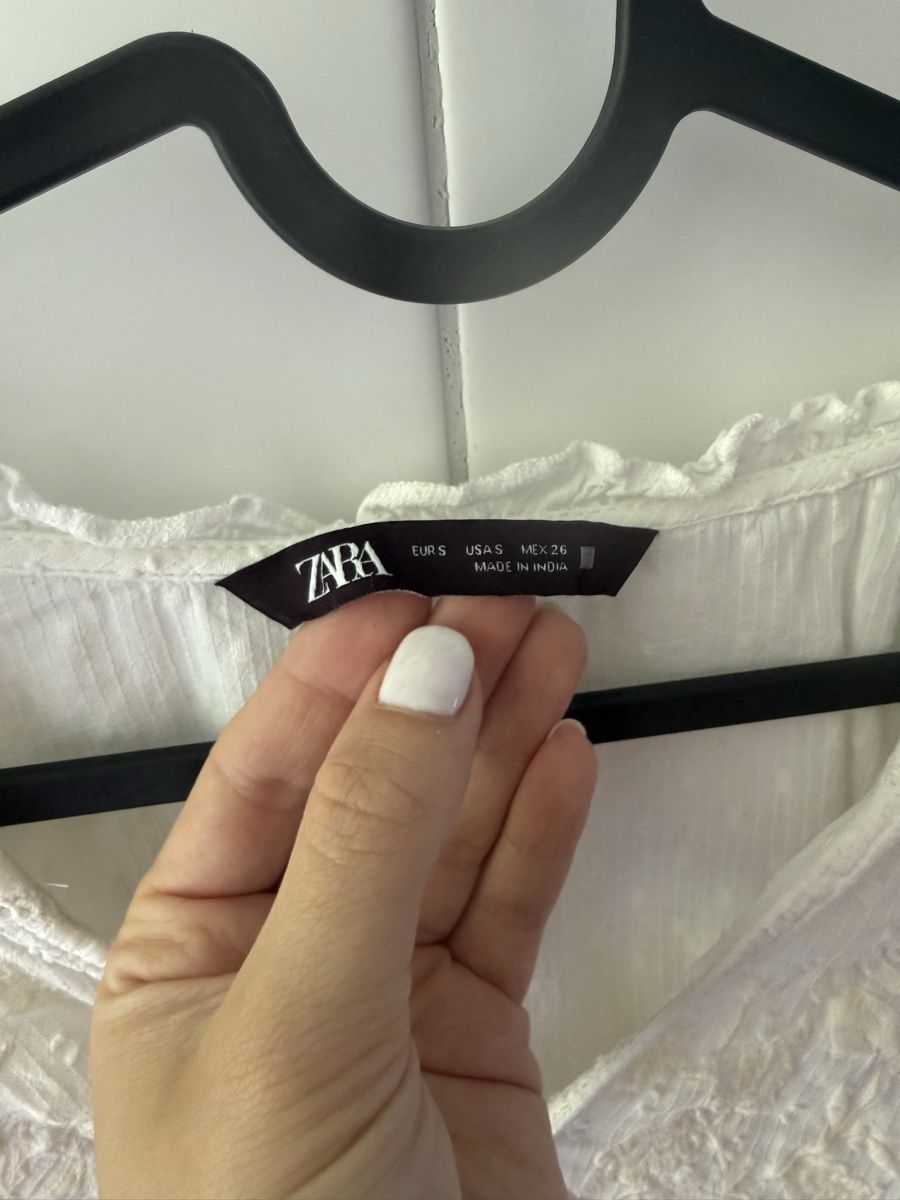 Zara Camicette: zwei weisse Blusen von Zara – Usato da Zürich venduto da lau_27fq 1