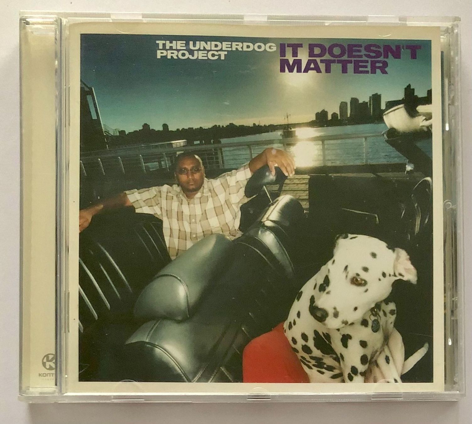 CD: CD - The Underdog Project: It Doesn’t... – Usato da Zürich venduto da T_H_O_M_A_S