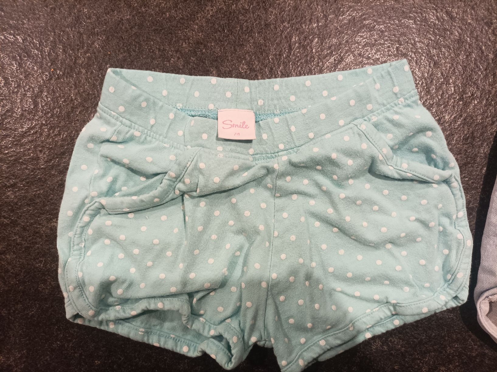 Pantaloni: 2 Paar Smile Mädchen Kurzhosen 74 – Usato da Aeschi (SO) venduto da clementinli 3