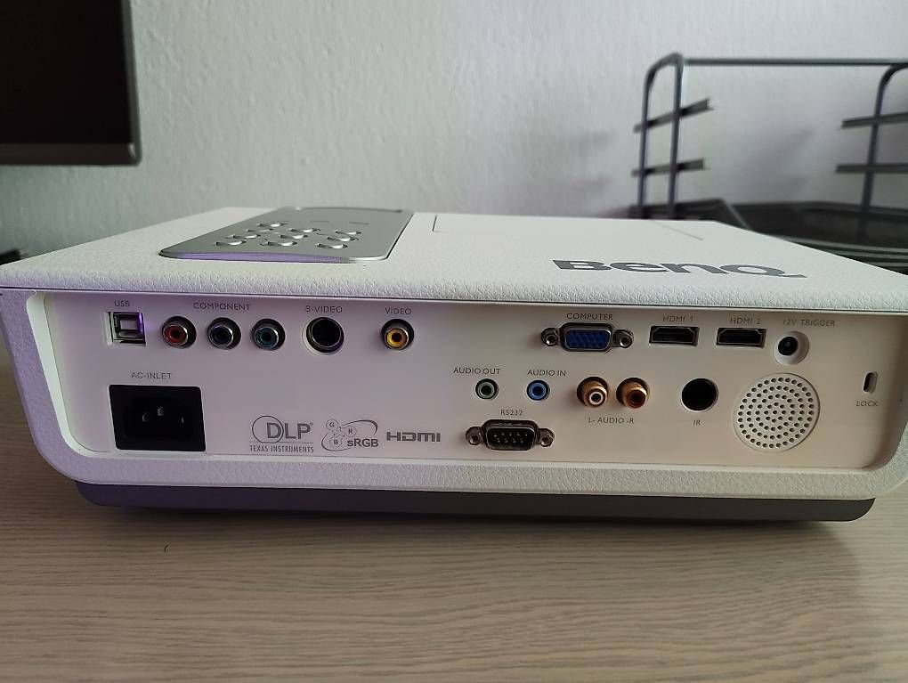 Proiettori: Beaner BenQ W1000+ – Usato da Glarus venduto da Hadowa 2