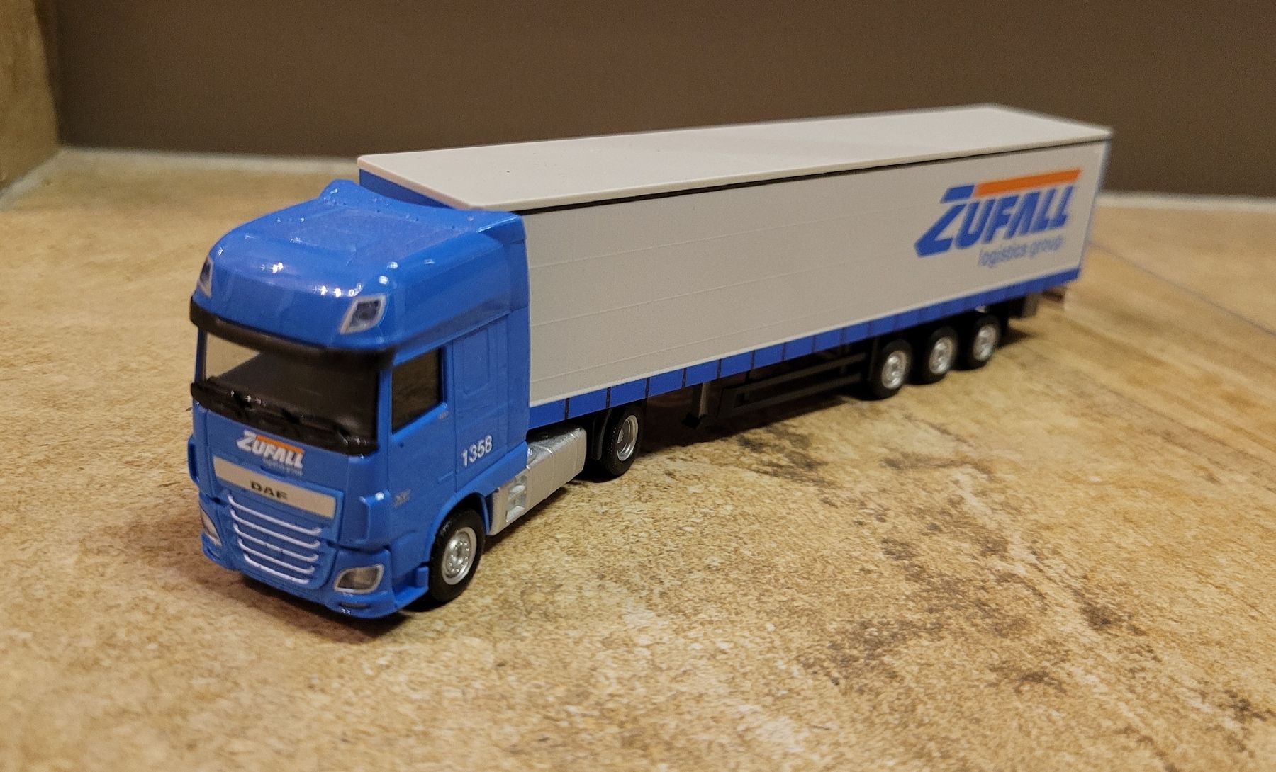 Herpa Kit di modellismo & Modellini statici: Herpa LKW's 1:87 – Usato da Hettiswil venduto da kuese85 7