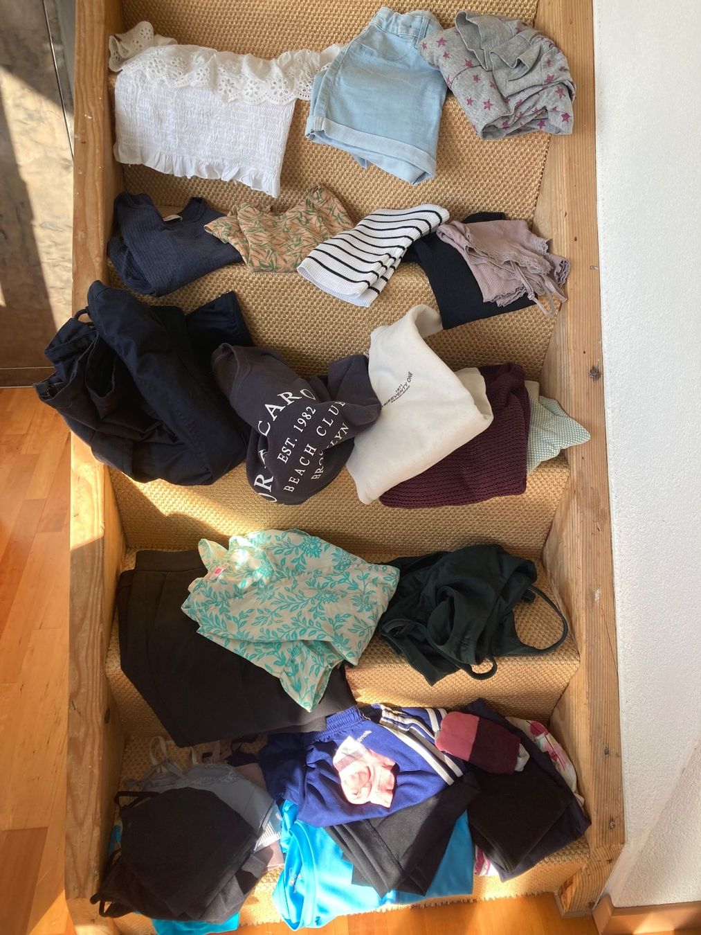Kleiderpakete & -sets: Kleiderpaket für Mädchen / Teens – Gebraucht aus Winterthur von SurfSwiss