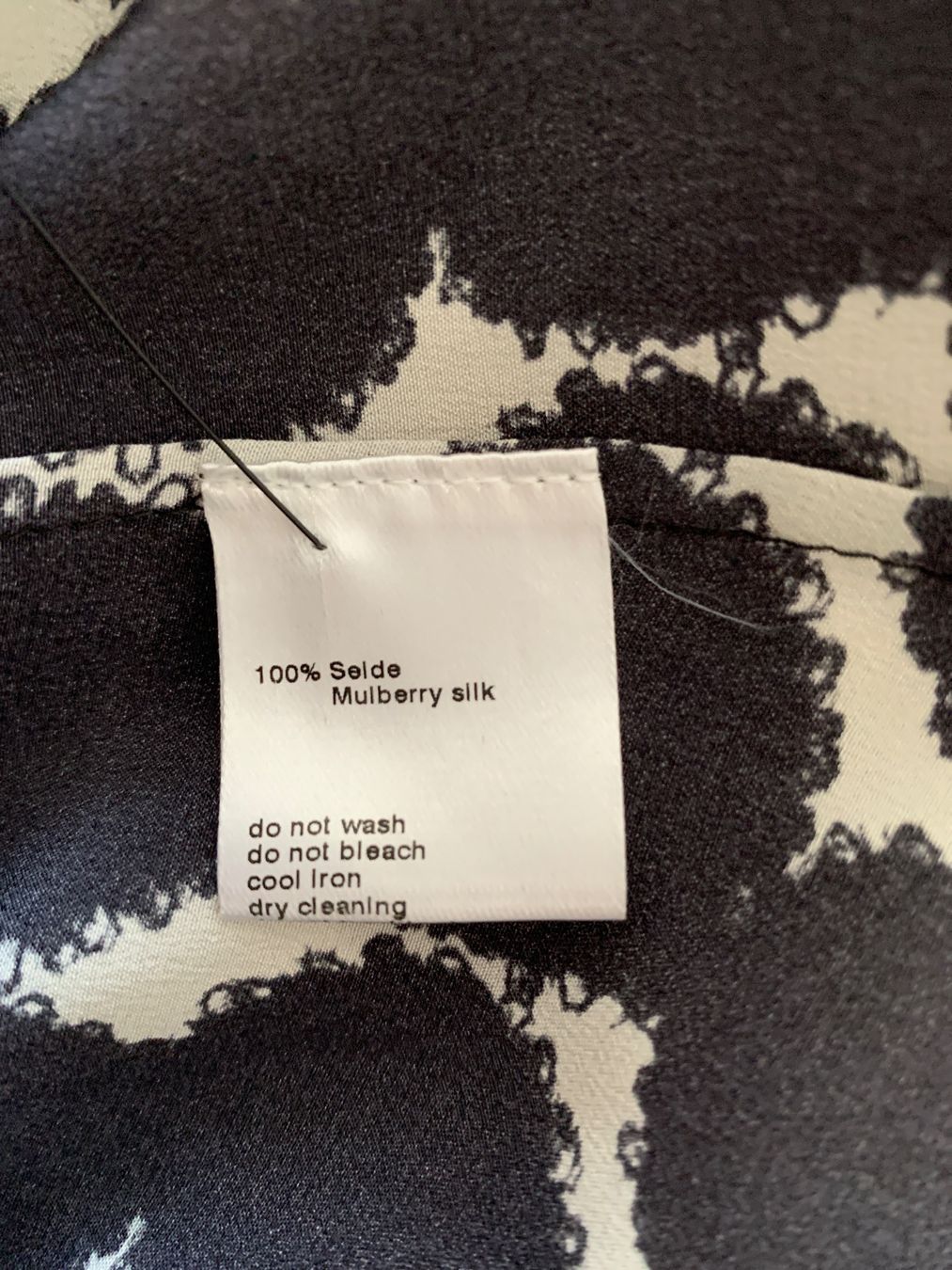 Akris Camicette: AKRIS: Exklusive Seiden-Bluse mit Punktmuster, 36 – Nuovo (secondo la descrizione) da Luzern venduto da paulablue 8