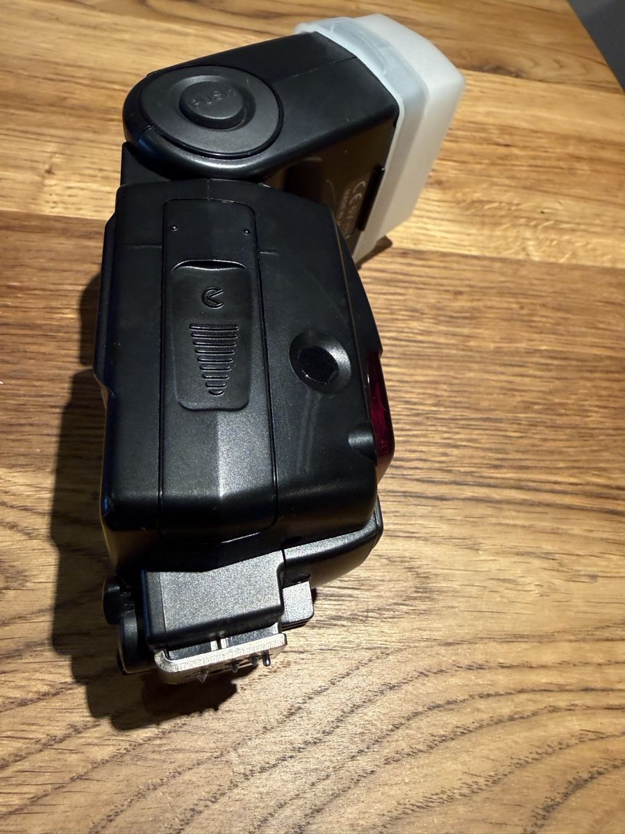Nikon Flash: Flash Nikon Speedlight SB-800 avec diffuseur inclus – Usato da Chexbres venduto da rochecolombe 2