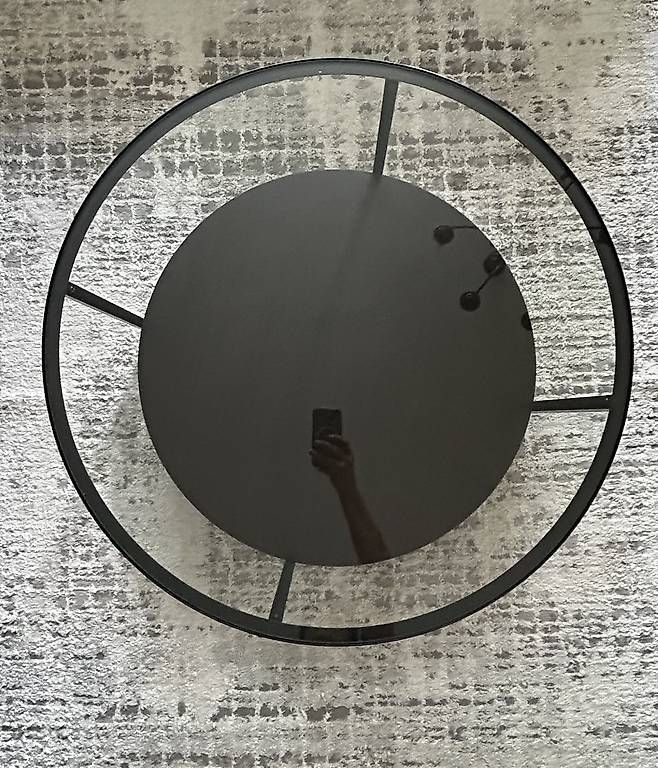 Tische:  Moderner Couchtisch mit Glasplatte  Schwarz – Gebraucht aus Binningen von Xen_2gn5 1
