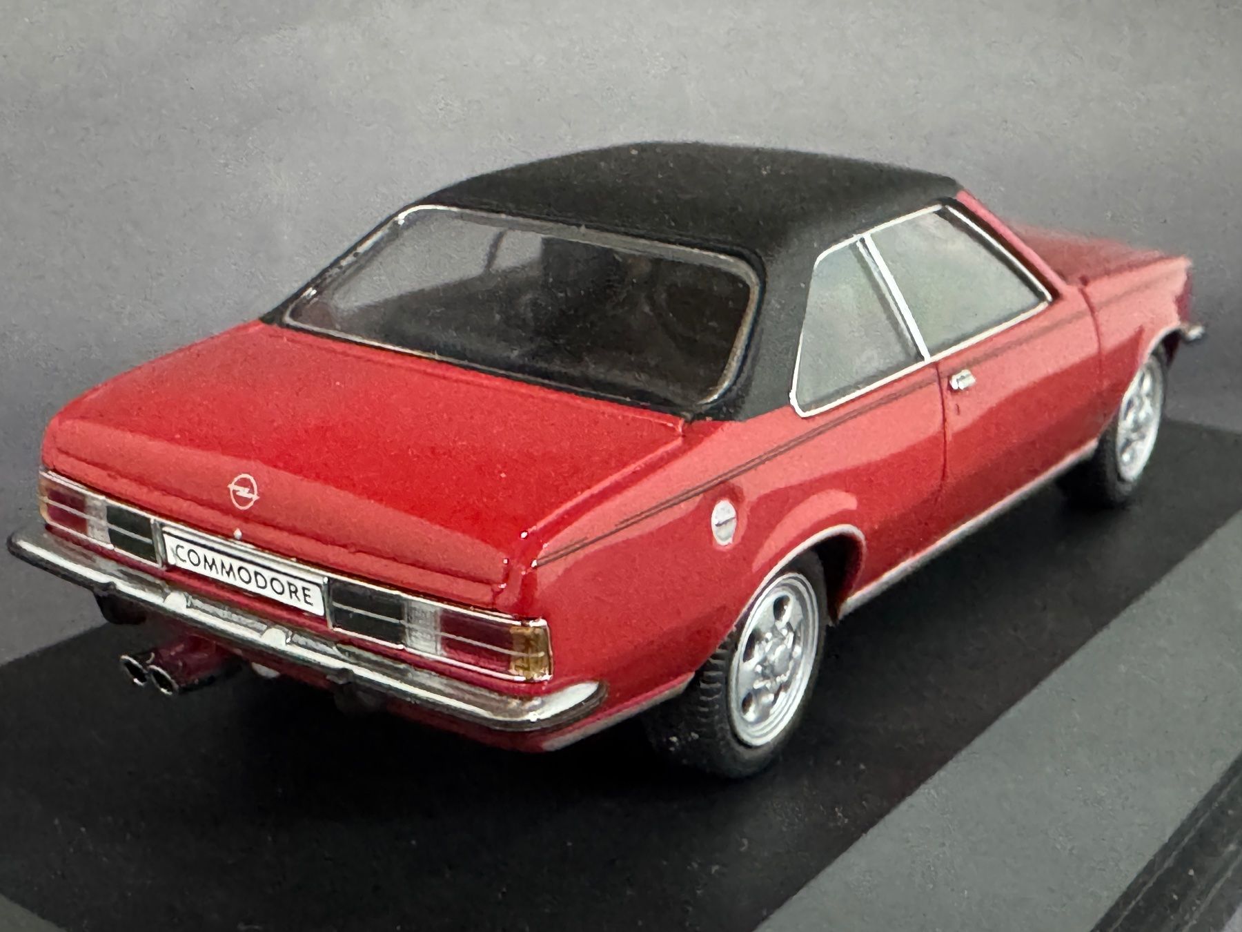 Opel Modellini d'auto: Opel Commodore B GS/E 1:43 Schuco – Usato da Luzern venduto da aa43modelcars-Luzern 2
