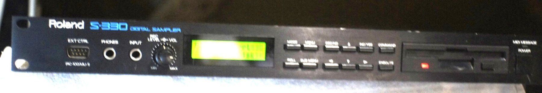Roland Instruments de musique: Sampler Roland S 330 – D'occasion à Zénauva par Alois6