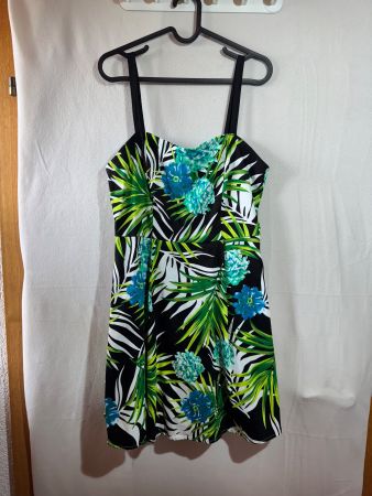 Schönes Kleid von Silvian Beach Gr. M 97% Baumwolle