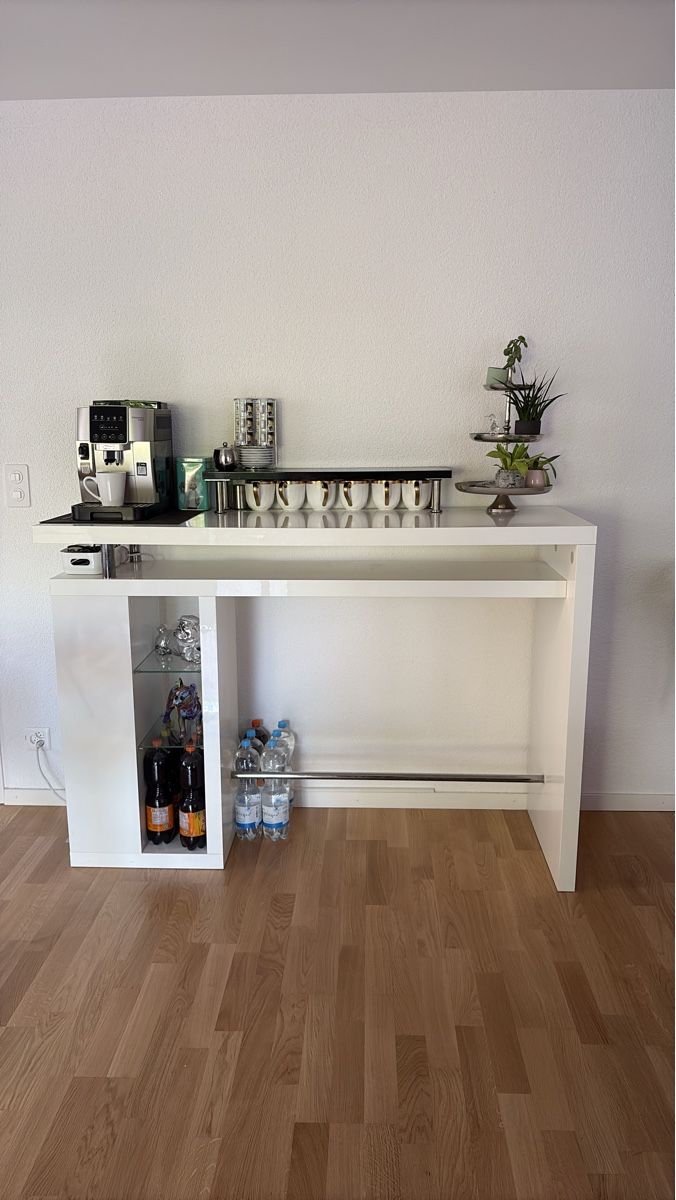 Allestimento di negozi e stand fieristici: Bartisch weiss mit Ablagefächern gebrauchter Zustand – Usato da Arnegg venduto da lor_88bd