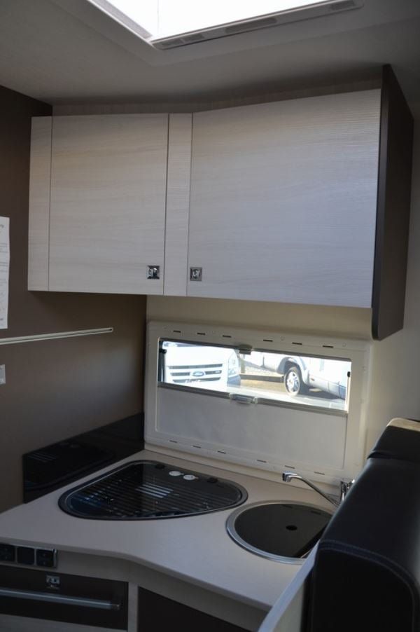 Chausson Veicoli da campeggio: Profilé Chausson Flash 716, Ford Transit,Mod.Famille,5 pers – Usato da Vaulion venduto da ren_2mgb 8