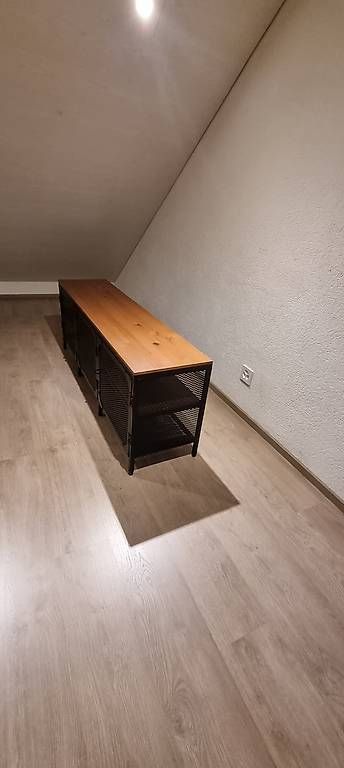 Mobili TV: Banc TV IKEA FJÄLLBO – Usato da Valangin venduto da Onzy 1